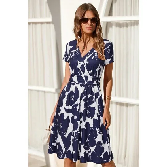 Women's Summer Short Sleeve V-Neck Floral Short Party Dress with Pockets - Picture 3 of 6